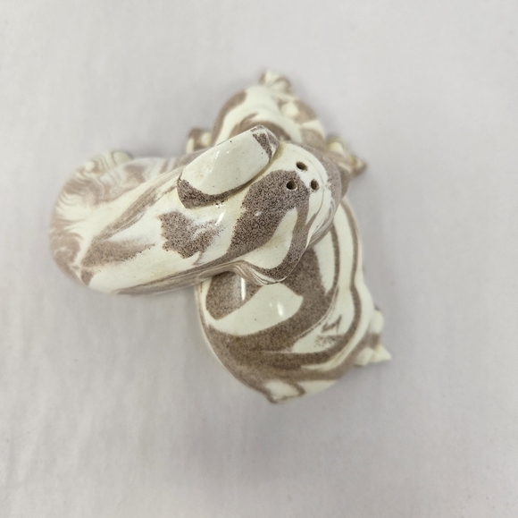 St. Helen Ashware Nesting Salt & Pepper Shakers Cream & Beige Ceramic Novelty - Picture 6 of 8